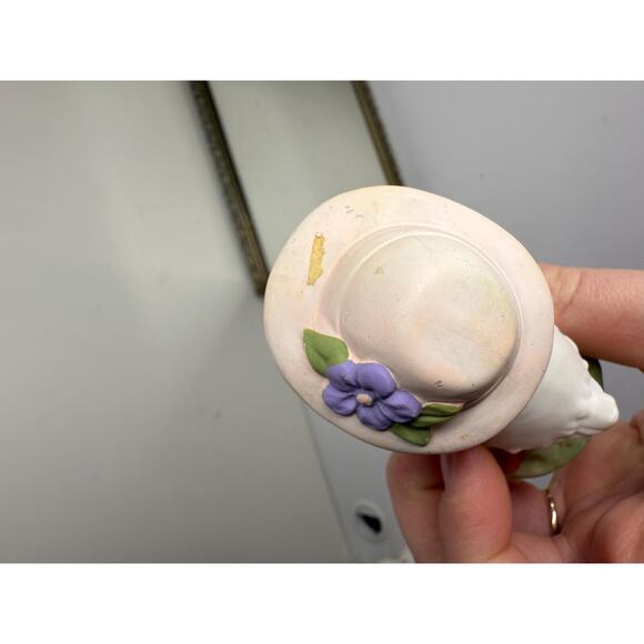 Adorable Vintage Easter Girl Duck Figurine with Hat, Porcelain, Spring Duck - Picture 4 of 10